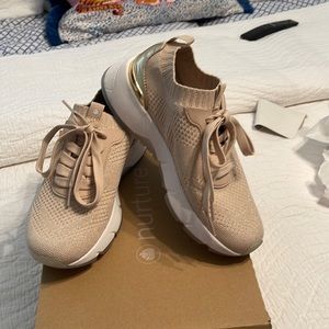 Nurture Lynx Whisper Pink Size 8.5